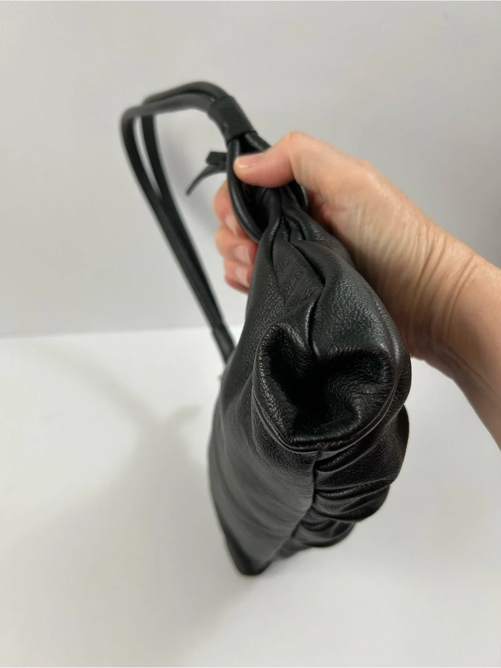 TOMBOY WiZ - Black Leather Shoulder Bag